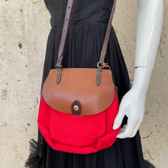 Dooney & Bourke Designer Red Saddle Bag Flap Crossbody Purse Handbag - Picture 2 of 10